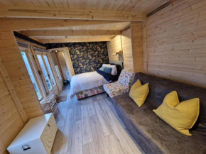Super cosy, self-contained cabin private Ensuite